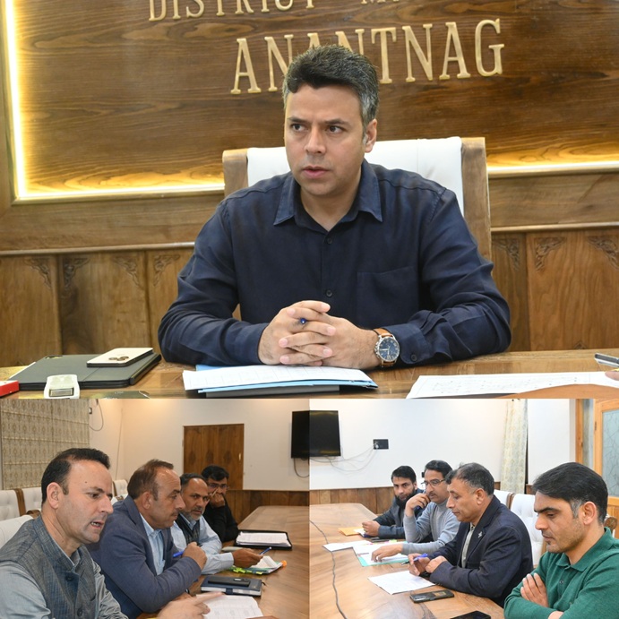 'DC Anantnag directs Time-Bound resolution of Bottlenecks'